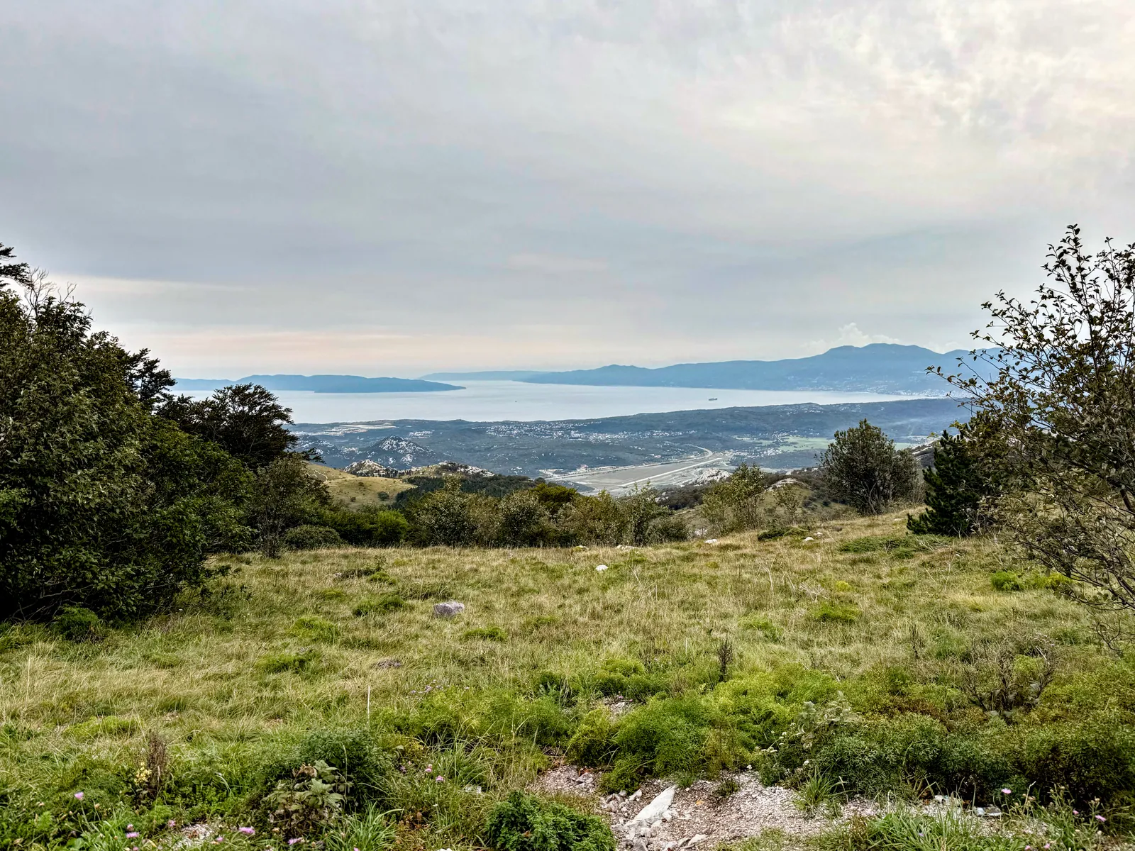 Sea from the Platak descent
