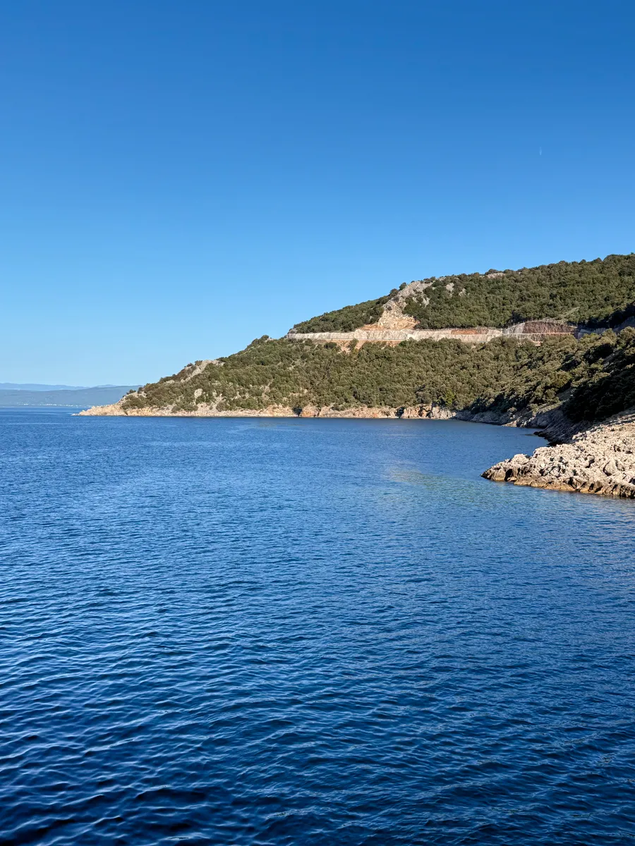 Cres island, climb from ferry